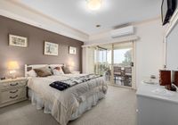 bedroom-8260363_1280.jpg