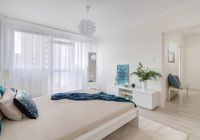 bedroom-8275328_1280.jpg