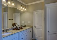 bathroom-1940171_1280.jpg