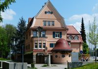 villa-115193_1280.jpg