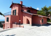 villa-186364_1280.jpg