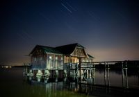 stilt-house-1626354_1280.jpg