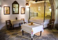 traditional-house-1987861_1280.jpg
