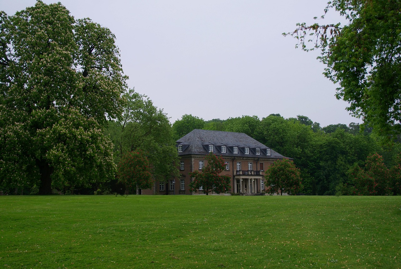 villa-1285446_1280.jpg