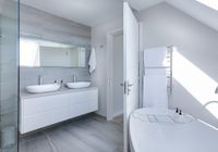 modern-minimalist-bathroom-3115450_1280.jpg