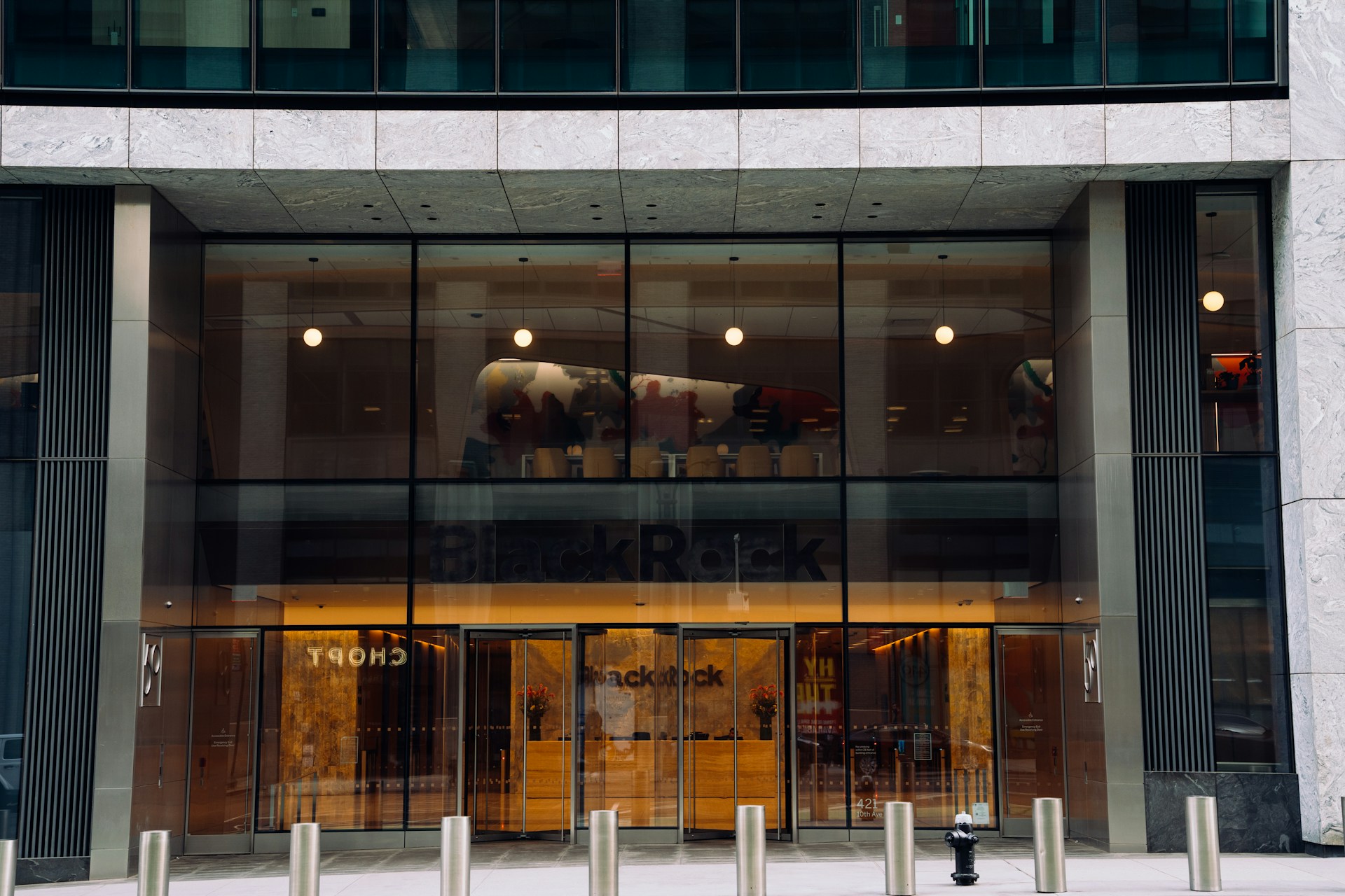 Tokenized Real Estate Deal Teardowns: BUIDL, RedSwan, and the Goldman/Apex Fund