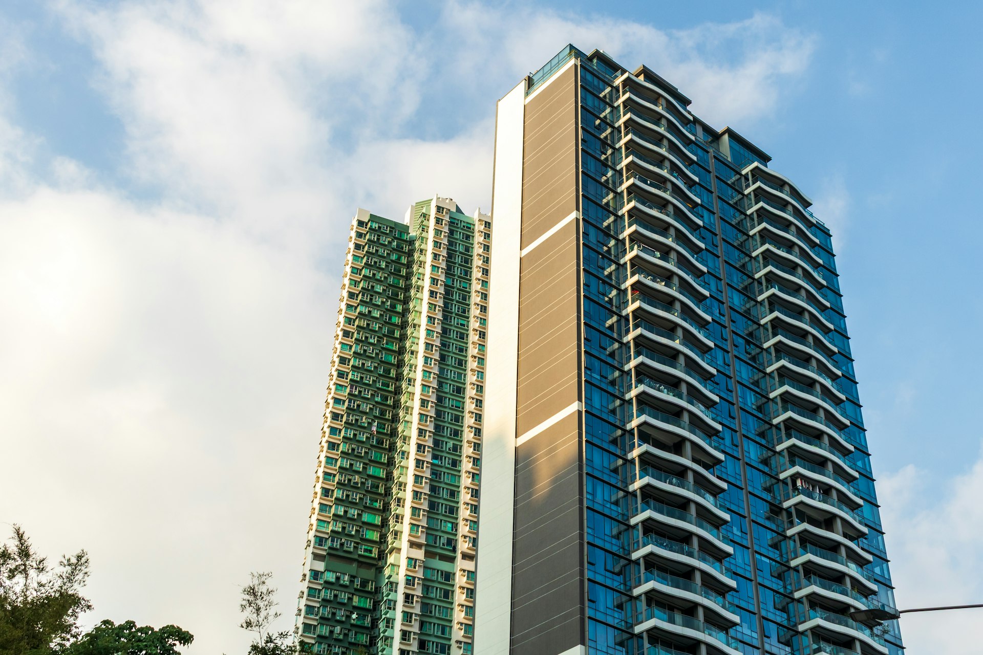 Modern skyscraper in bright daylight