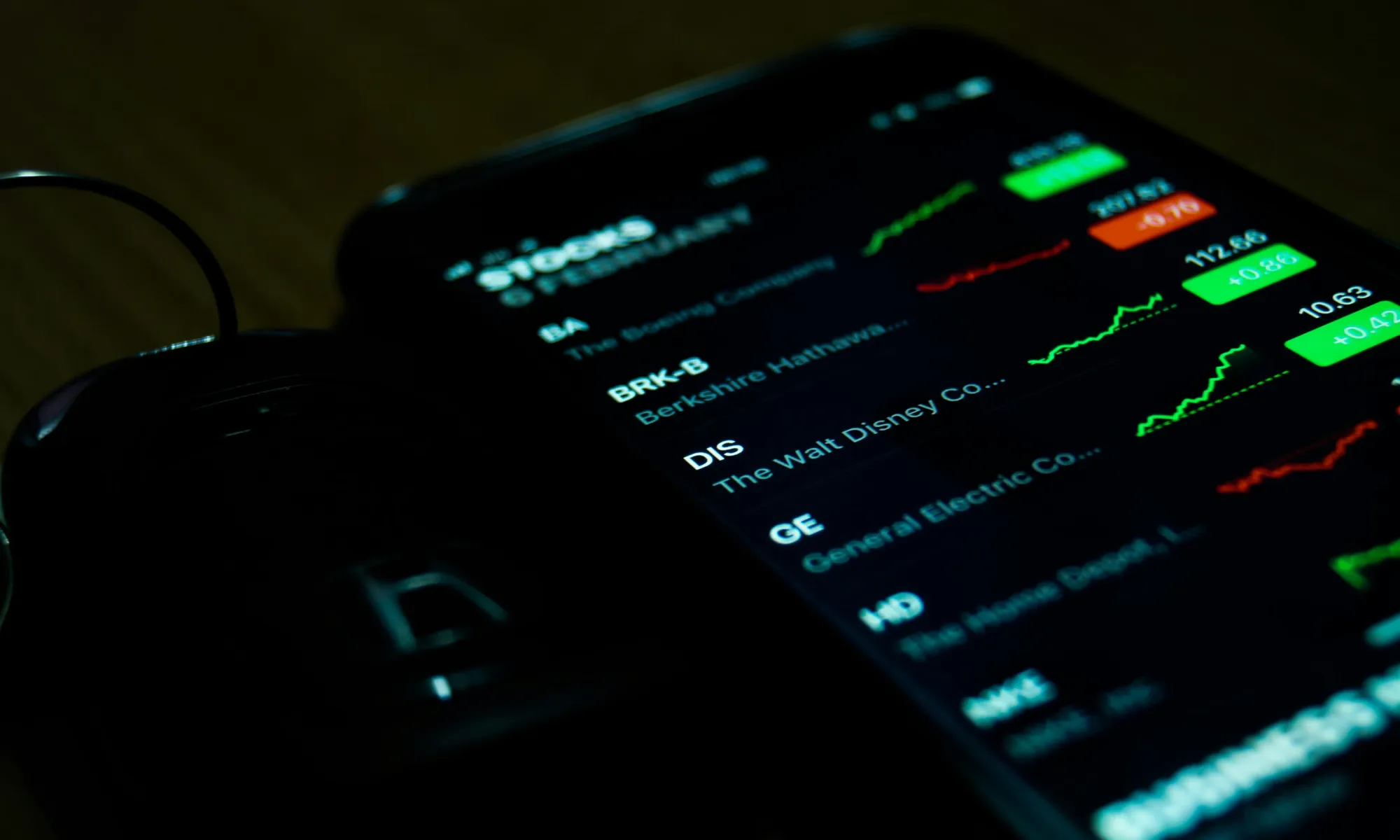 Tokenization Finance: How Stocks and Bonds Went Digital in 2025