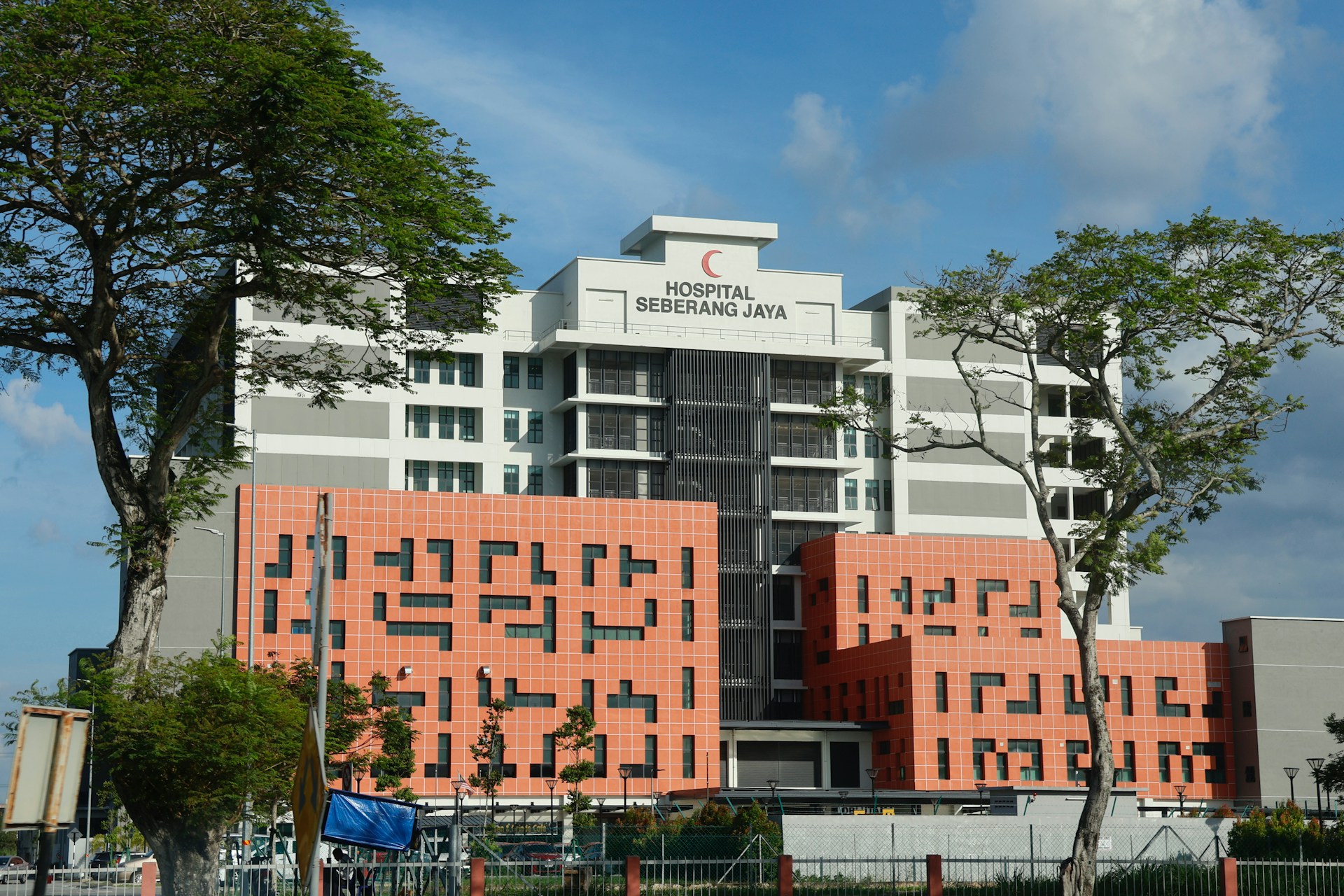 Exterior of a modern hospital building Hospital Seberang Jaya, Malaysia 